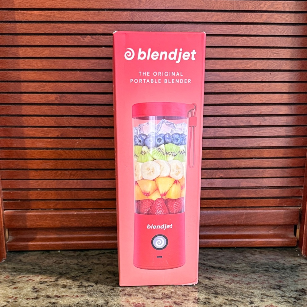 Blendjet 2 “The Original Portable Blender” - 16oz - Red